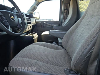 2017 Chevrolet Express 2500 Cargo Van 1WT 135.0" WB - miniatura 4