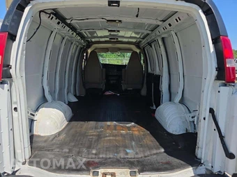 2017 Chevrolet Express 2500 Cargo Van 1WT 135.0" WB - miniatura 10