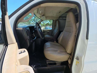 2017 Chevrolet Express 2500 Cargo Van 1WT 135.0" WB - miniatura 3