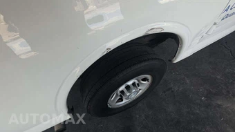 2017 Chevrolet Express 2500 Cargo Van 1WT 135.0" WB – miniatura 25