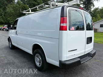 2017 Chevrolet Express 2500 Cargo Van 1WT 135.0" WB - miniatura 3