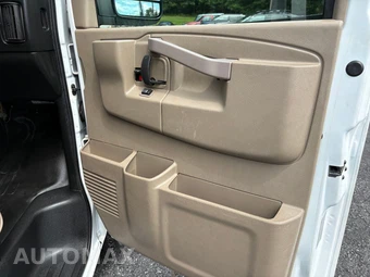 2017 Chevrolet Express 2500 Cargo Van 1WT 135.0" WB - miniatura 39