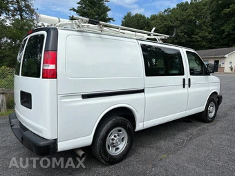 2017 Chevrolet Express 2500 Cargo Van 1WT 135.0" WB - miniatura 6