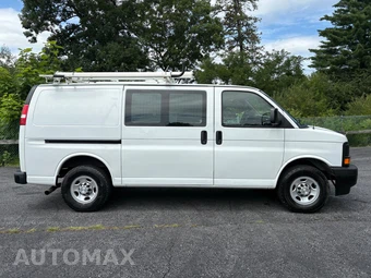 2017 Chevrolet Express 2500 Cargo Van 1WT 135.0" WB - miniatura 8