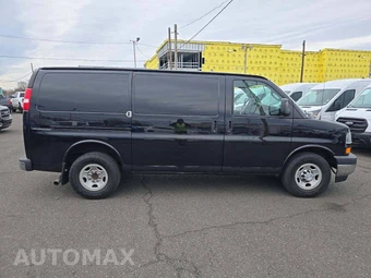 2017 Chevrolet Express 2500 Cargo Van 1WT 135.0" WB - miniatura 4