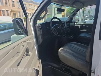 2017 Chevrolet Express 2500 Cargo Van 1WT 135.0" WB - miniatura 13