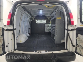 2017 Chevrolet Express 2500 Cargo Van 1WT 135.0" WB – miniatura 16