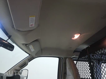 2017 Chevrolet Express 2500 Cargo Van 1WT 135.0" WB – miniatura 17