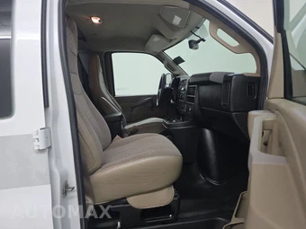 2017 Chevrolet Express 2500 Cargo Van 1WT 135.0" WB – miniatura 8
