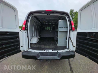 2017 Chevrolet Express 2500 Cargo Van 1WT 135.0" WB - miniatura 14