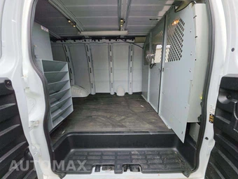 2017 Chevrolet Express 2500 Cargo Van 1WT 135.0" WB - miniatura 16