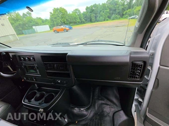 2017 Chevrolet Express 2500 Cargo Van 1WT 135.0" WB - miniatura 19