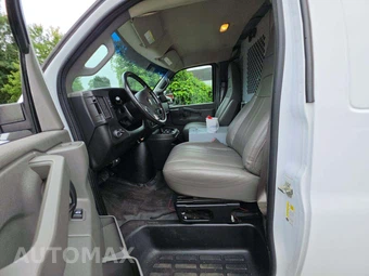 2017 Chevrolet Express 2500 Cargo Van 1WT 135.0" WB - miniatura 6