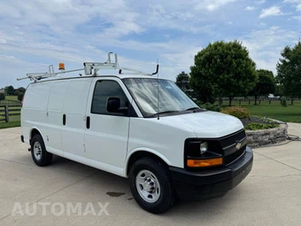 2017 Chevrolet Express 2500 Cargo Van 1WT 135.0" WB - miniatura 3