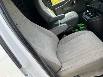 2017 Chevrolet Express 2500 Cargo Van 1WT 135.0" WB - miniatura 39
