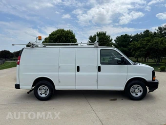 2017 Chevrolet Express 2500 Cargo Van 1WT 135.0" WB - miniatura 4
