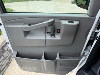 2017 Chevrolet Express 2500 Cargo Van 1WT 135.0" WB - miniatura 48