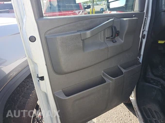 2017 Chevrolet Express 2500 Cargo Van 1WT 135.0" WB - miniatura 9