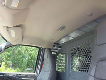 2017 Chevrolet Express 2500 Cargo Van 1WT 135.0" WB – miniatura 8