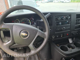 2017 Chevrolet Express 2500 Cargo Van 1WT 135.0" WB - miniatura 11