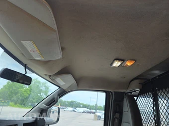 2017 Chevrolet Express 2500 Cargo Van 1WT 135.0" WB - miniatura 16