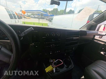 2017 Chevrolet Express 2500 Cargo Van 1WT 155.0" WB - miniatura 10