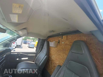 2017 Chevrolet Express 2500 Cargo Van 1WT 155.0" WB - miniatura 11