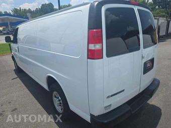 2017 Chevrolet Express 2500 Cargo Van 1WT 155.0" WB - miniatura 2