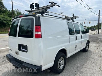 2017 Chevrolet Express 2500 Cargo Van 1WT - miniatura 2