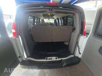 2017 Chevrolet Express 2500 Passenger Van LS 1LS 135.0" WB - miniatura 15