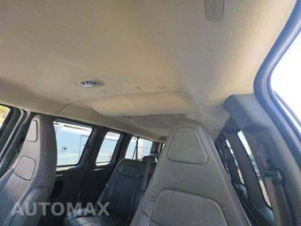 2017 Chevrolet Express 2500 Passenger Van LS 1LS 135.0" WB - miniatura 11