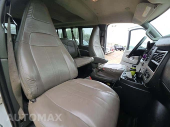 2017 Chevrolet Express 2500 Passenger Van LS 1LS 135.0" WB - miniatura 18