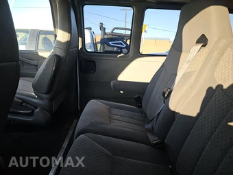 2017 Chevrolet Express 2500 Passenger Van LT 1LT 135.0" WB - miniatura 13