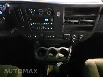 2017 Chevrolet Express 3500 Cargo Van 1WT 135.0" WB - miniatura 11