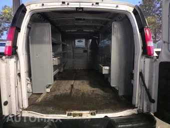 2017 Chevrolet Express 3500 Cargo Van 1WT 135.0" WB - miniatura 15