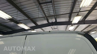 2017 Chevrolet Express 3500 Cargo Van 1WT 135.0" WB - miniatura 28