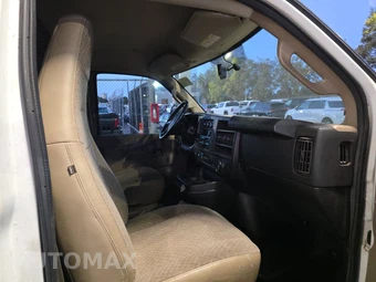 2017 Chevrolet Express 3500 Cargo Van 1WT 135.0" WB - miniatura 8
