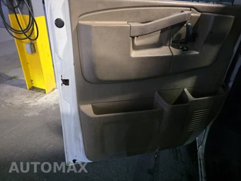 2017 Chevrolet Express 3500 Cargo Van 1WT 135.0" WB - miniatura 9