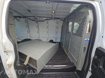 2017 Chevrolet Express 3500 Cargo Van 1WT 135.0" WB - miniatura 13