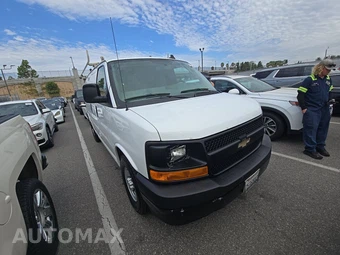 2017 Chevrolet Express 3500 Cargo Van 1WT 135.0" WB - miniatura 3