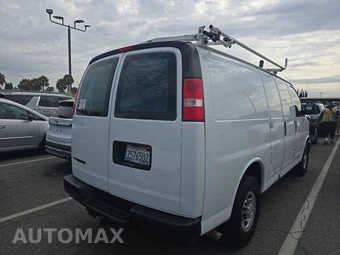 2017 Chevrolet Express 3500 Cargo Van 1WT 135.0" WB - miniatura 4