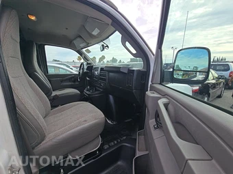 2017 Chevrolet Express 3500 Cargo Van 1WT 135.0" WB - miniatura 8