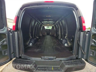 2017 Chevrolet Express 3500 Cargo Van 1WT 155.0" WB - miniatura 10
