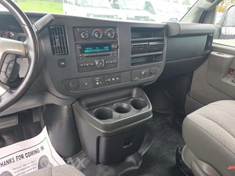 2017 Chevrolet Express 3500 Cargo Van 1WT 155.0" WB - miniatura 7