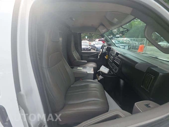 2017 Chevrolet Express 3500 Cargo Van 1WT 155.0" WB – miniatura 17