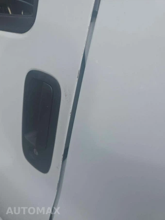 2017 Chevrolet Express 3500 Cargo Van 1WT 155.0" WB – miniatura 22