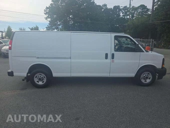 2017 Chevrolet Express 3500 Cargo Van 1WT 155.0" WB – miniatura 4