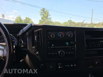 2017 Chevrolet Express 3500 Cargo Van 1WT 155.0" WB - miniatura 10