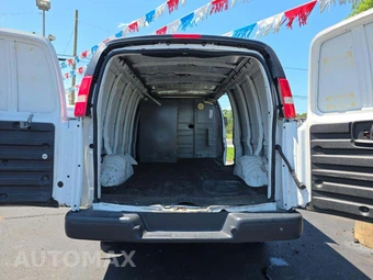 2017 Chevrolet Express 3500 Cargo Van 1WT 155.0" WB - miniatura 14