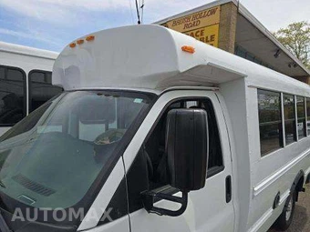 2017 Chevrolet Express 3500 Cutaway 1WT - miniatura 12